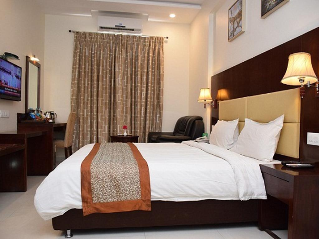 Hotel Sai Jashan Shirdi - Where Blessings & Comfort Meet Exterior photo