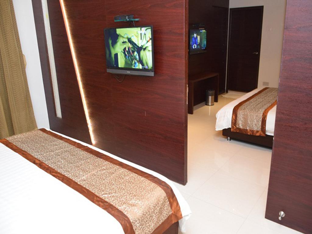 Hotel Sai Jashan Shirdi - Where Blessings & Comfort Meet Exterior photo