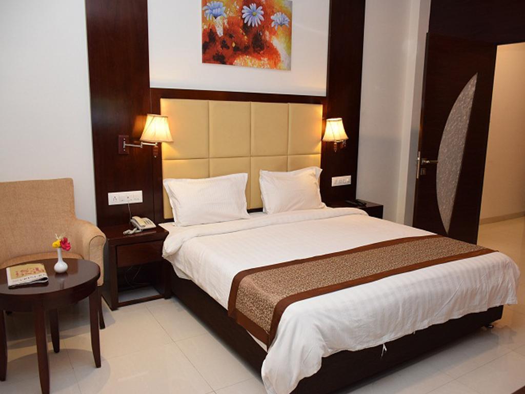 Hotel Sai Jashan Shirdi - Where Blessings & Comfort Meet Exterior photo