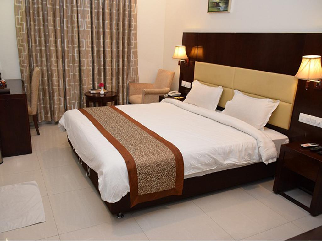 Hotel Sai Jashan Shirdi - Where Blessings & Comfort Meet Exterior photo
