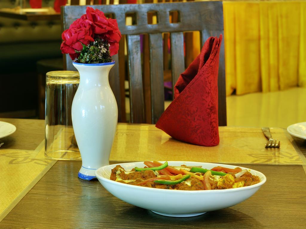Hotel Sai Jashan Shirdi - Where Blessings & Comfort Meet Exterior photo