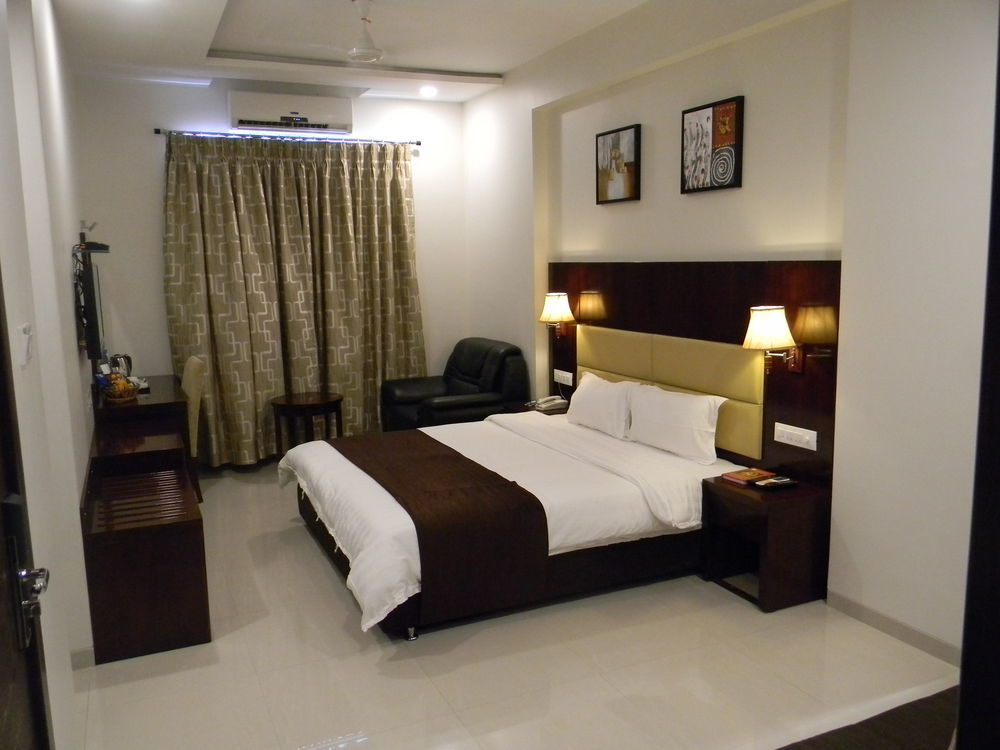 Hotel Sai Jashan Shirdi - Where Blessings & Comfort Meet Exterior photo